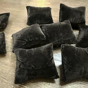 7 velvet bracelet or watch displays (2 additional displays that are unstuffed)